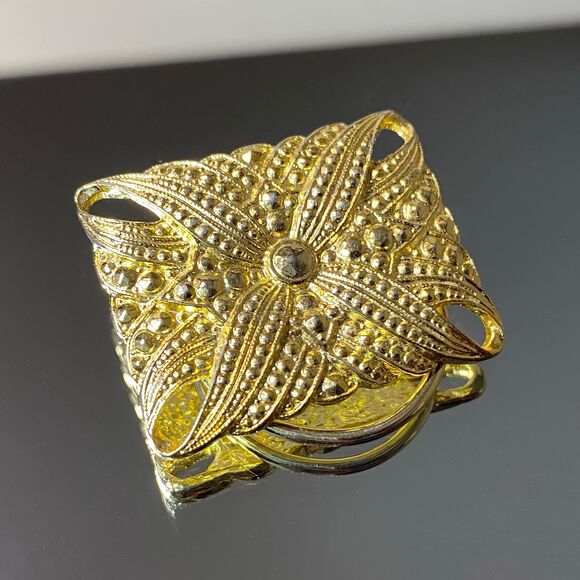 Vintage Scarf Clip Gold Tone Jewelry Clothing Clip Gift for Her Retro Filigree - Picture 1 of 9